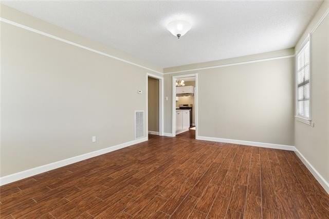 129 Stewart Ave - Photo 3 of 23