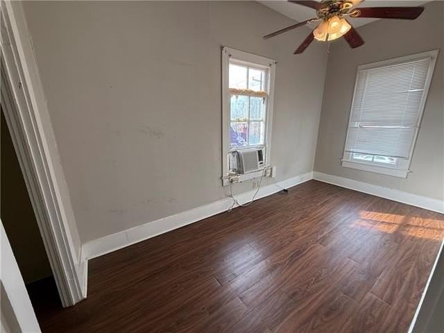 208 E Charles St #7 - Photo 3 of 5