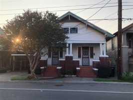 featured image of 1121 N Galvez St