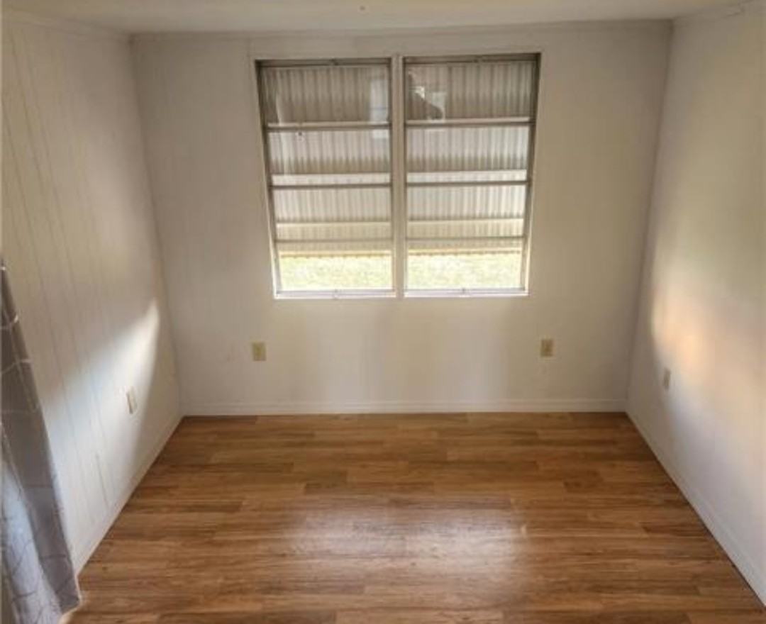 110 Gaslight Avenue - Photo 4 of 6