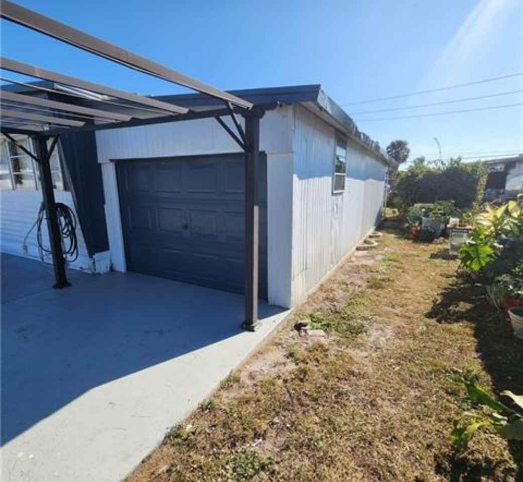 110 Gaslight Avenue - Photo 5 of 6