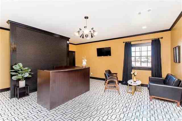 302 Louisiana Ave - Photo 7 of 34