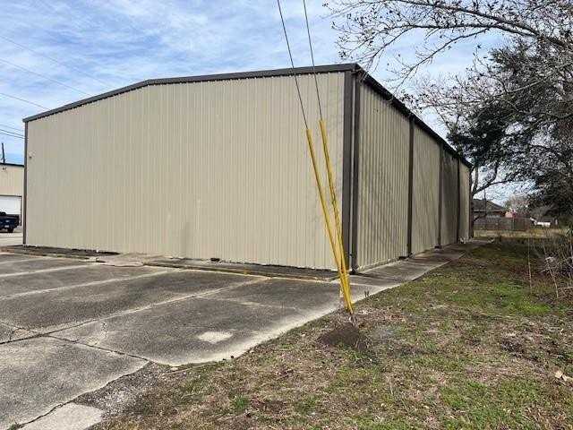 E Judge Perez Dr - Photo 3 of 4