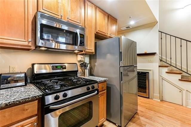 8416 Oak St #F - Photo 5 of 9