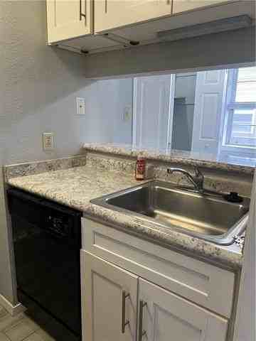 2301 Edenborn Ave #1007 - Photo 4 of 23
