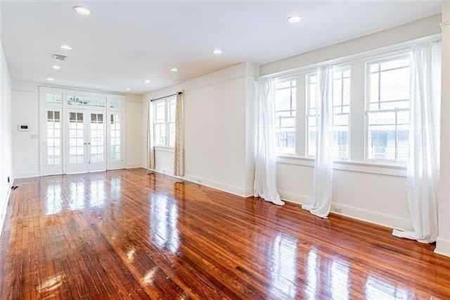 4423 Baccich St - Photo 6 of 20