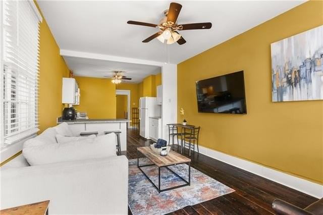 3425 Dauphine St - Photo 2 of 13