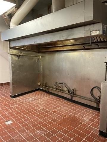 1506 S Carrollton Ave - Photo 7 of 20