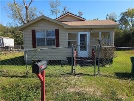 featured image of 290 E 27th St