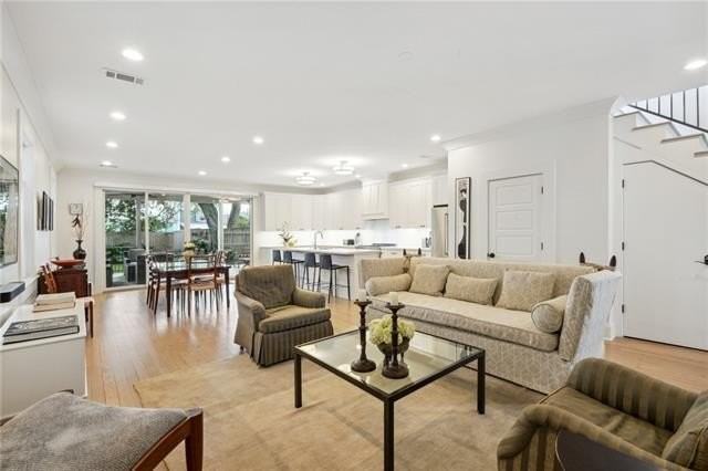 5956 Annunciation St - Photo 7 of 39