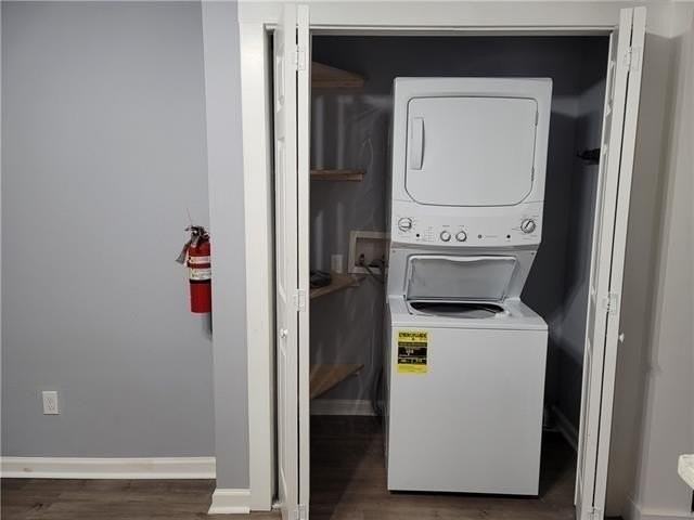 335 Whitney Ave - Photo 4 of 9
