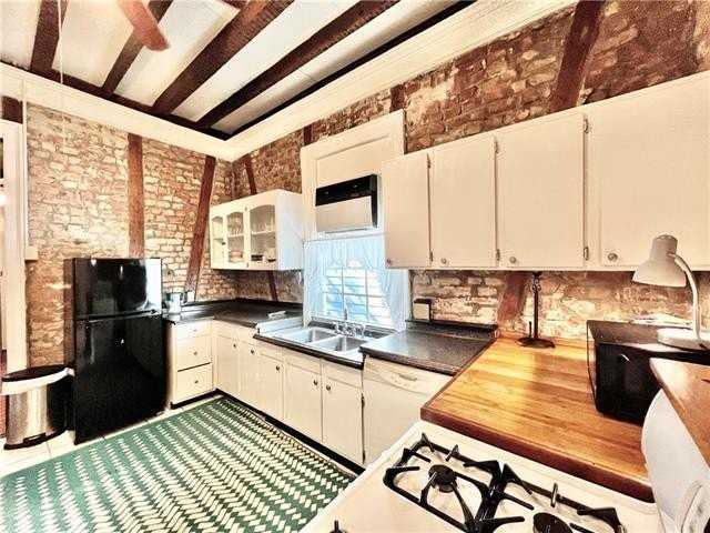 2025 Dauphine St - Photo 7 of 13