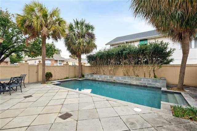 5373 Canal Blvd - Photo 2 of 20