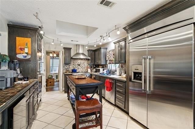 110 Southern Star - Photo 5 of 15