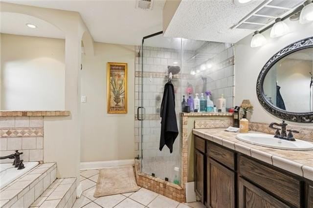 110 Southern Star - Photo 7 of 15