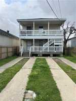 featured image of 8812 Apple St