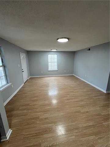 8812 Apple St - Photo 3 of 10