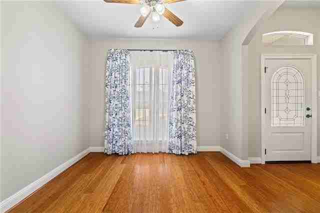 409 Gainesway Dr - Photo 5 of 20