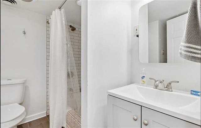 1733 Robert St #A - Photo 3 of 11