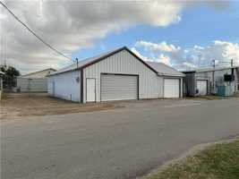 featured image of 611 Lafourche St