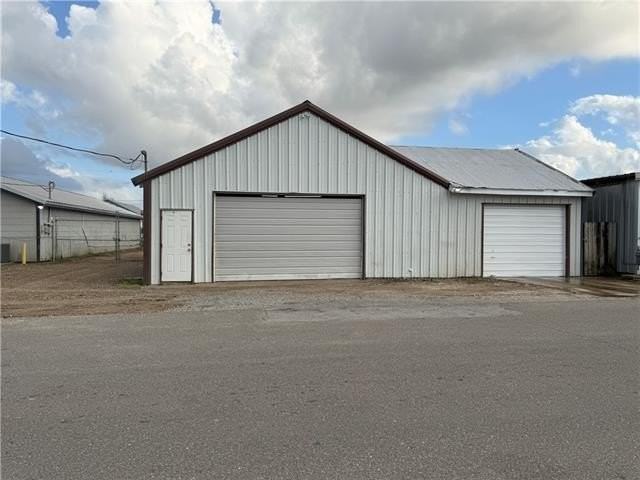 611 Lafourche St - Photo 2 of 8