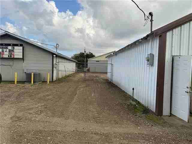 611 Lafourche St - Photo 5 of 8