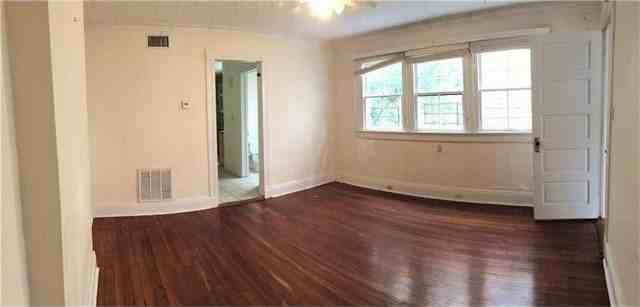 2229 Joseph St - Photo 2 of 11