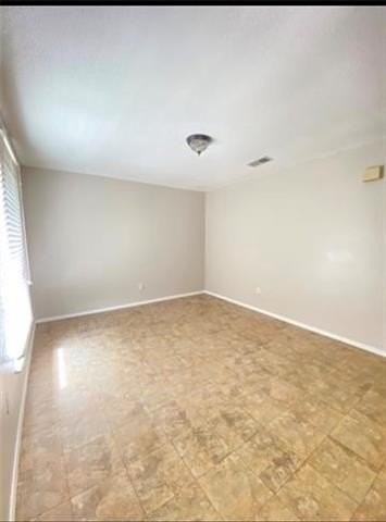 1157 Beechwood Dr - Photo 3 of 9
