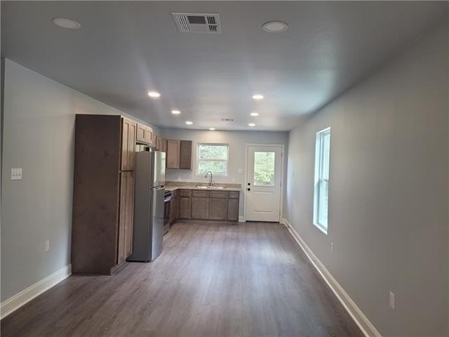 2402 Pelican St - Photo 3 of 23
