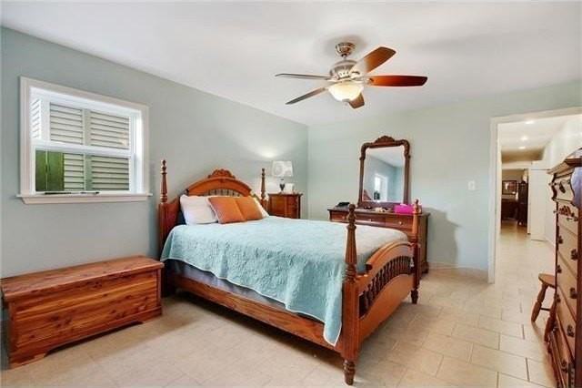 4044 Banks St - Photo 4 of 6