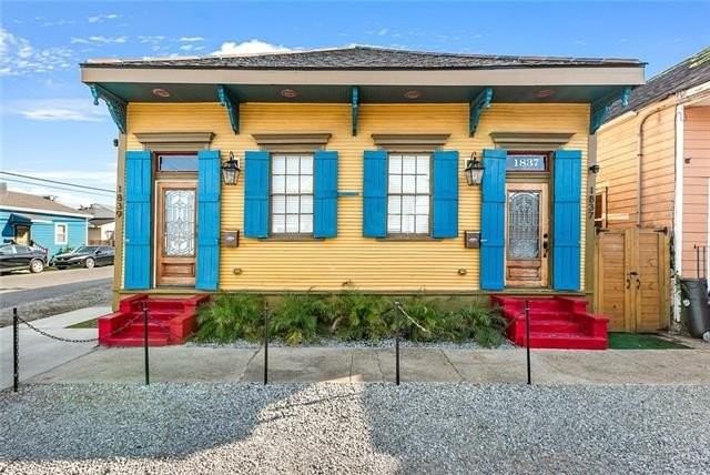 1839 Touro St - Photo 2 of 9