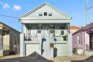 featured image of 3007 Dumaine St