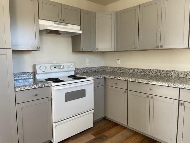 6217 Leslie St - Photo 5 of 17