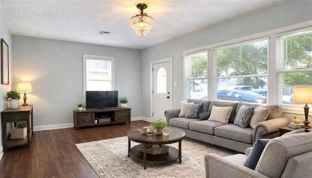 412 Avenue A - Photo 3 of 11