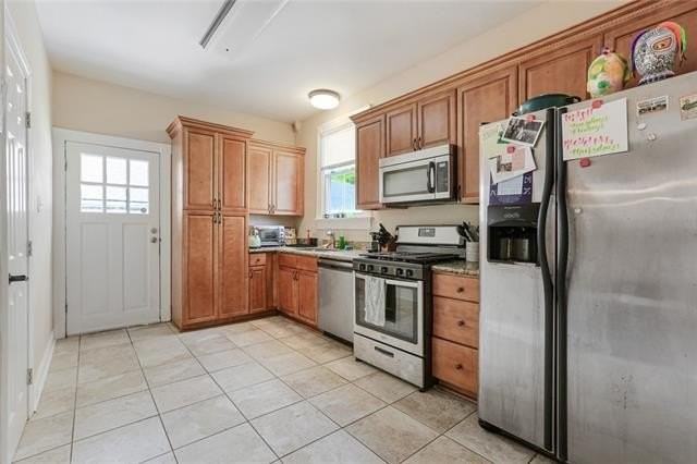 5706 Willow St - Photo 5 of 11