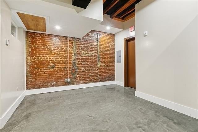 137 Carondelet St #101 - Photo 5 of 12