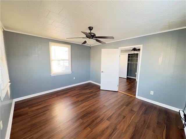 958 Avenue B - Photo 5 of 12