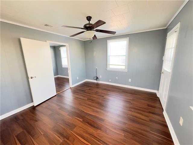 958 Avenue B - Photo 6 of 12