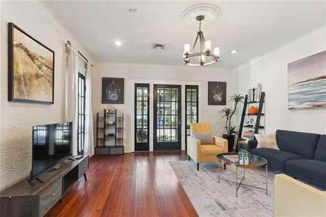2738 Calhoun St - Photo 5 of 18
