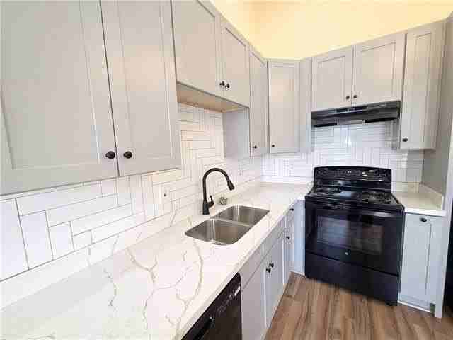 4606 Clara St - Photo 5 of 11