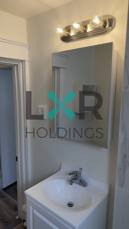 7242 Glenthorne Rd Apt C #C - Photo 2 of 10