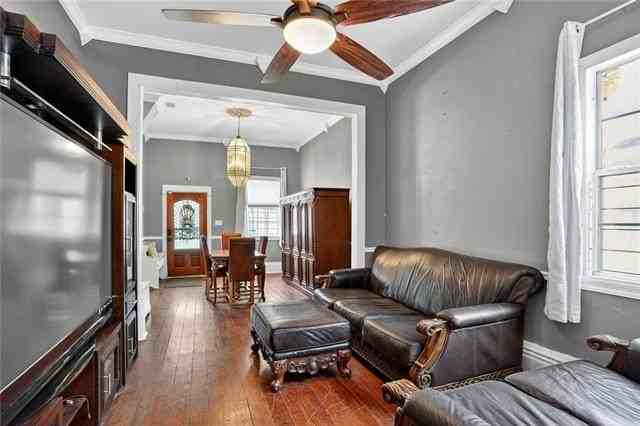 1119 Marigny St - Photo 4 of 20