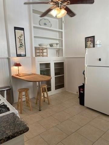 7627 Hampson St - Photo 4 of 13
