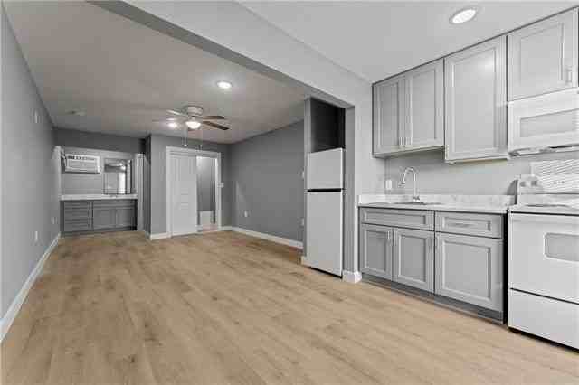 103 N Scanlan St #14