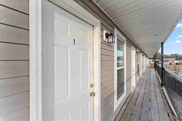 103 N Scanlan St #10 - Photo 2 of 10