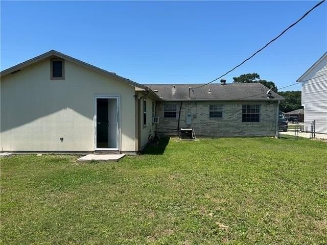 725 Oakwood Dr - Photo 7 of 36