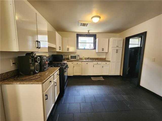 4520 Elba St - Photo 7 of 17