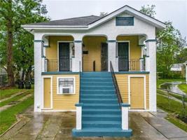 featured image of 2749 Verbena St