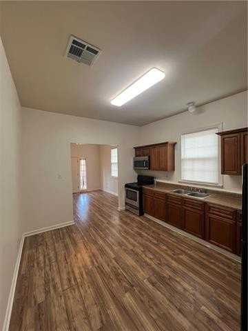 2238 Painters St - Photo 3 of 7