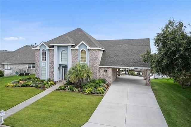 305 Charles Ct